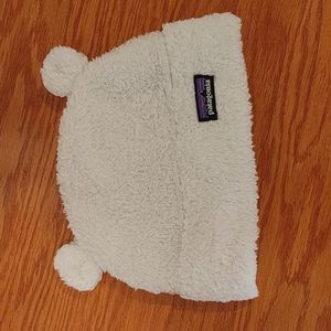 Patagonia Baby Furry Friends Hat 12M - white - Like New